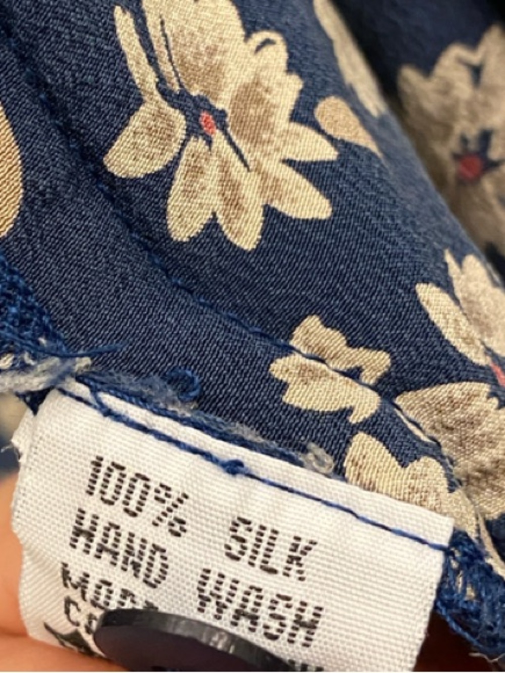 Vintage SILK Mulberry Blue Floral Button Down Blouse Size M Quiet Luxury Flowy - Picture 5 of 10
